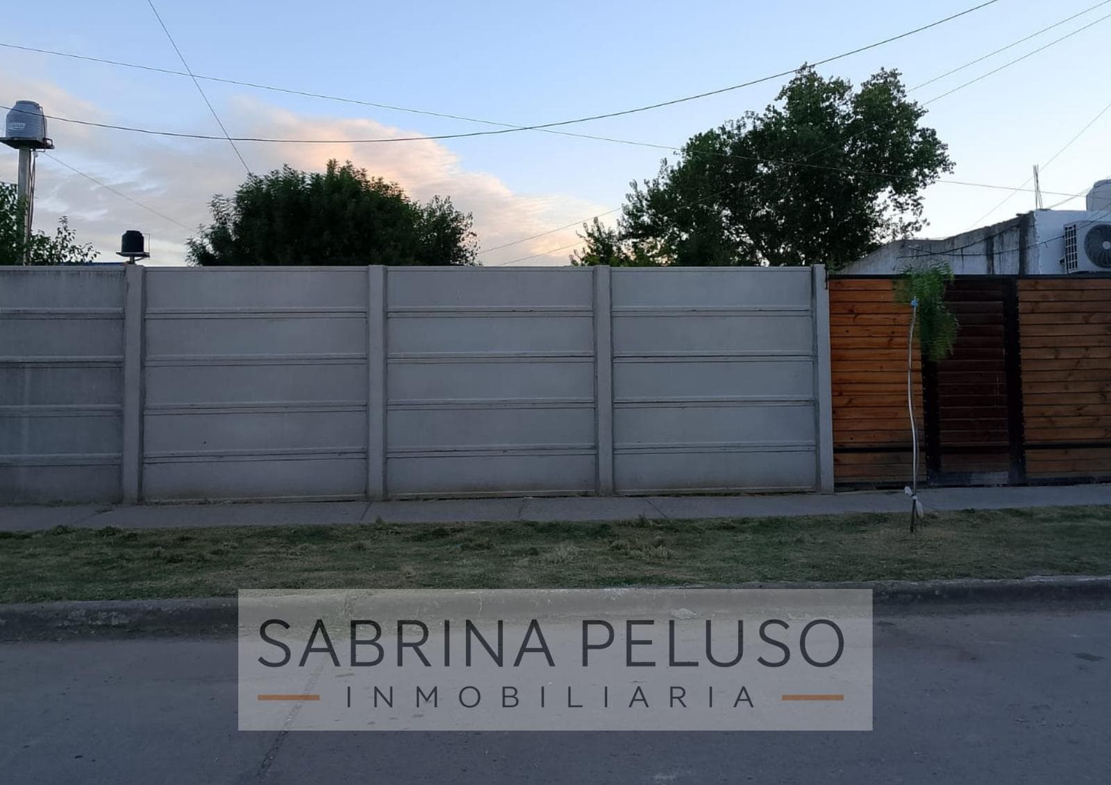 House in MORENO