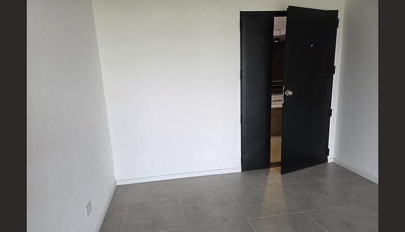For Sale with Rent: 3-room apartment with balcony and 2 parking spaces in Pilar La Lonja