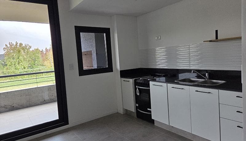 For Sale with Rent: 3-room apartment with balcony and 2 parking spaces in Pilar La Lonja