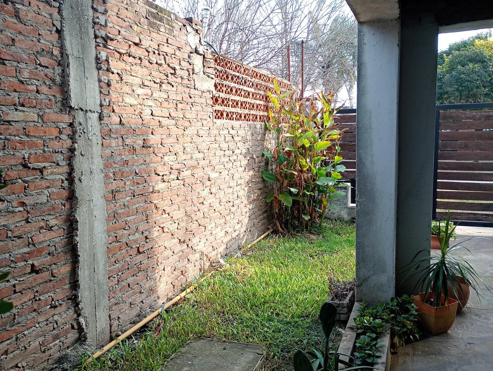 FOR SALE - 3-bedroom house with garage and yard. Fisherton, Rosario.