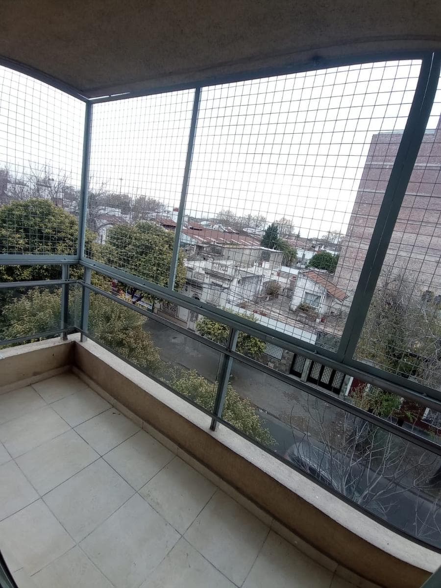 Departamento en España y Hospitales -Balcon - Externo