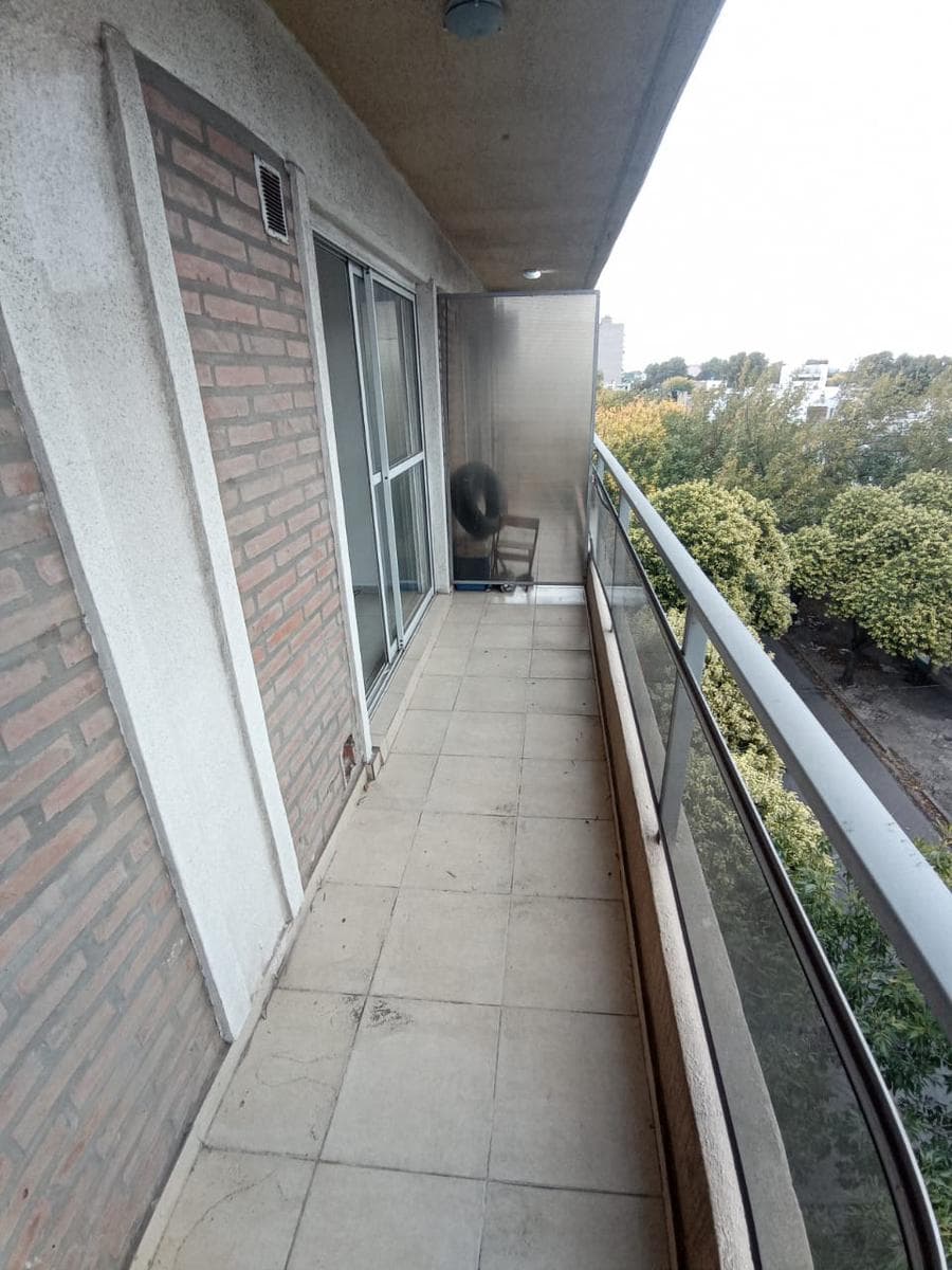 Departamento en España y Hospitales -Balcon - Externo