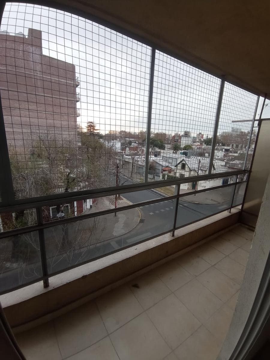 Departamento en España y Hospitales -Balcon - Externo