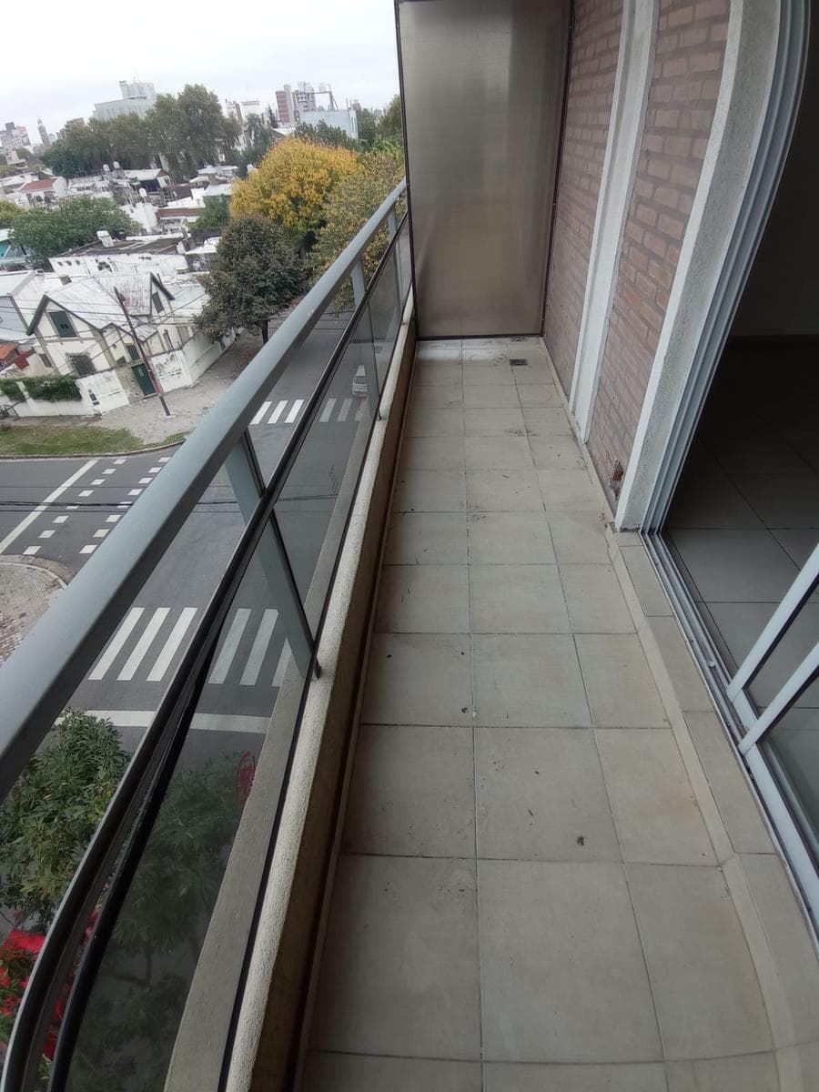 Departamento en España y Hospitales -Balcon - Externo