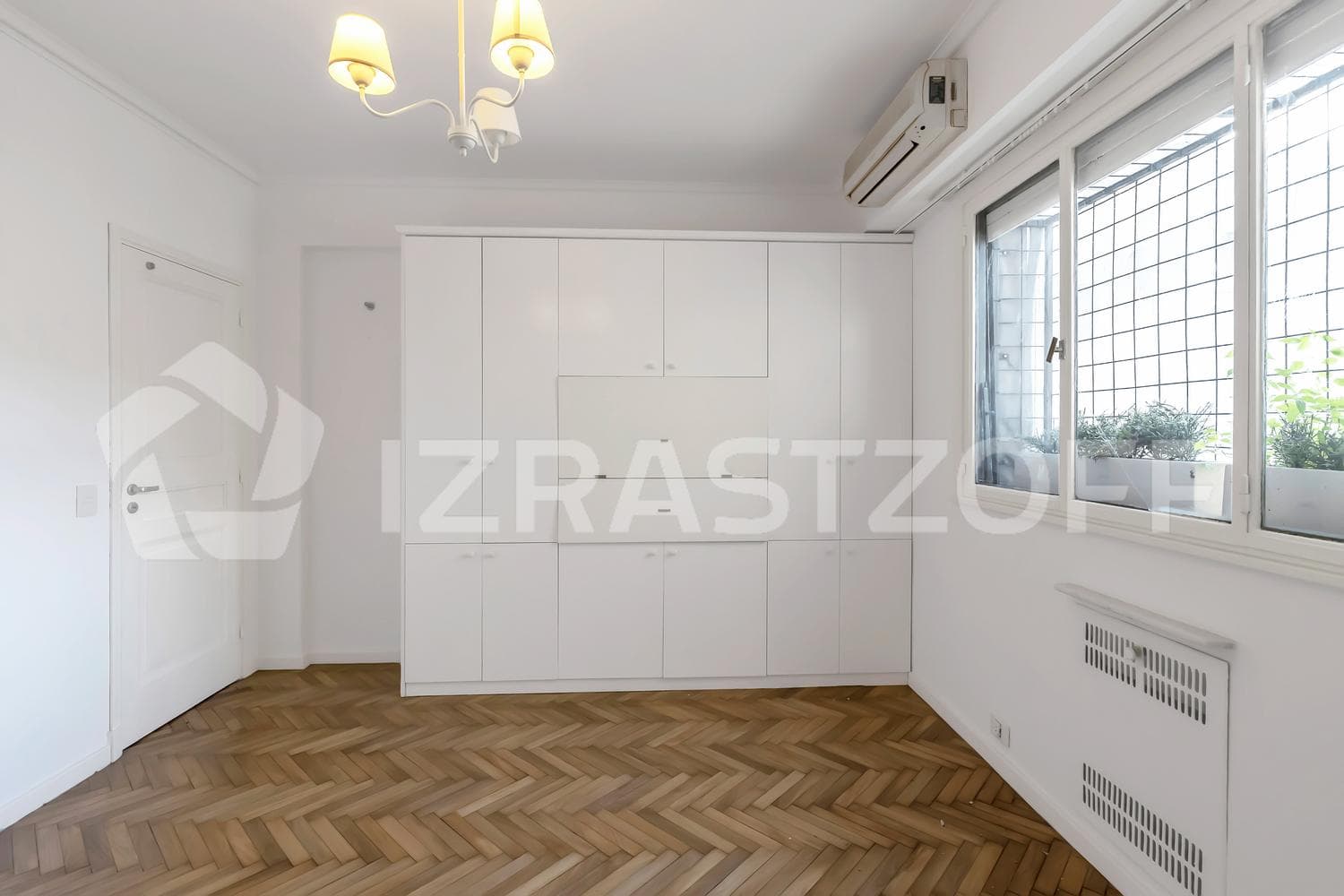5-room apartment for sale in Belgrano with a garage and storage unit