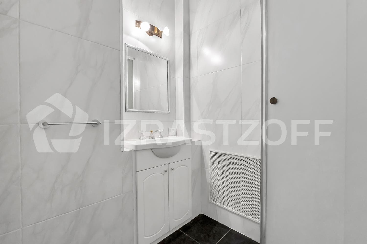 5-room apartment for sale in Belgrano with a garage and storage unit