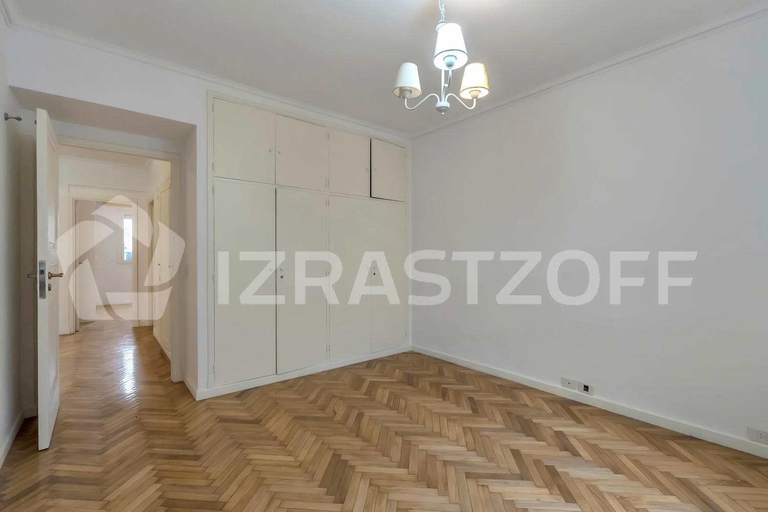 5-room apartment for sale in Belgrano with a garage and storage unit