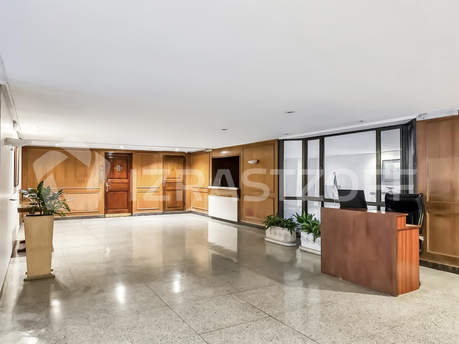 5-room apartment for sale in Belgrano with a garage and storage unit