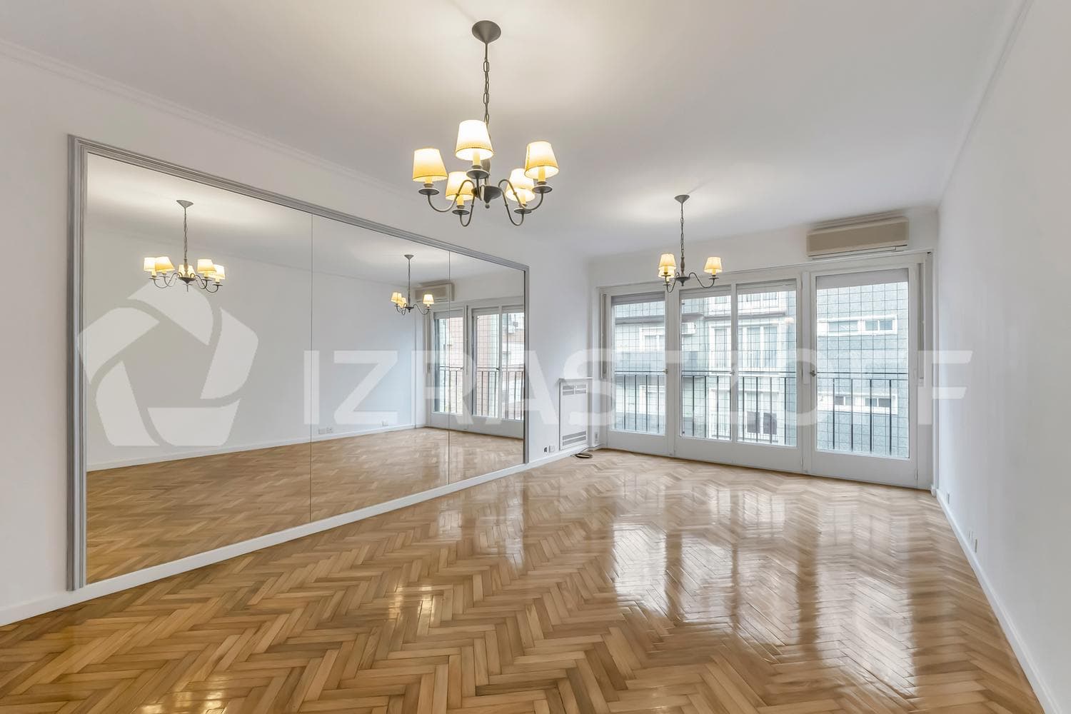 5-room apartment for sale in Belgrano with a garage and storage unit