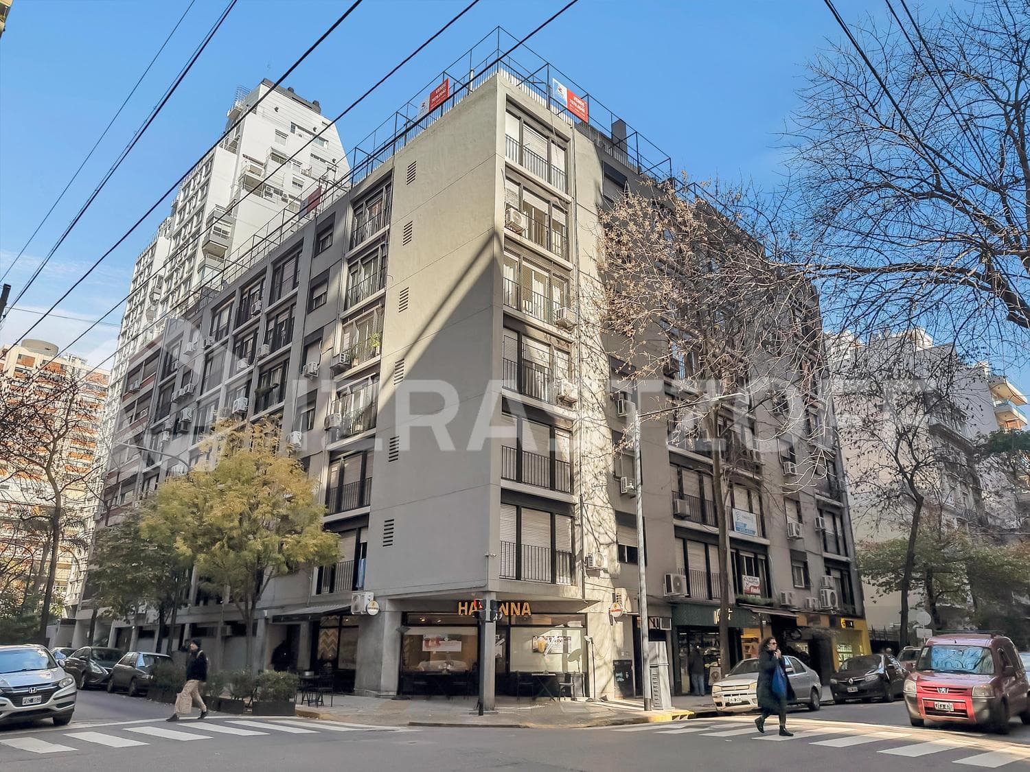5-room apartment for sale in Belgrano with a garage and storage unit