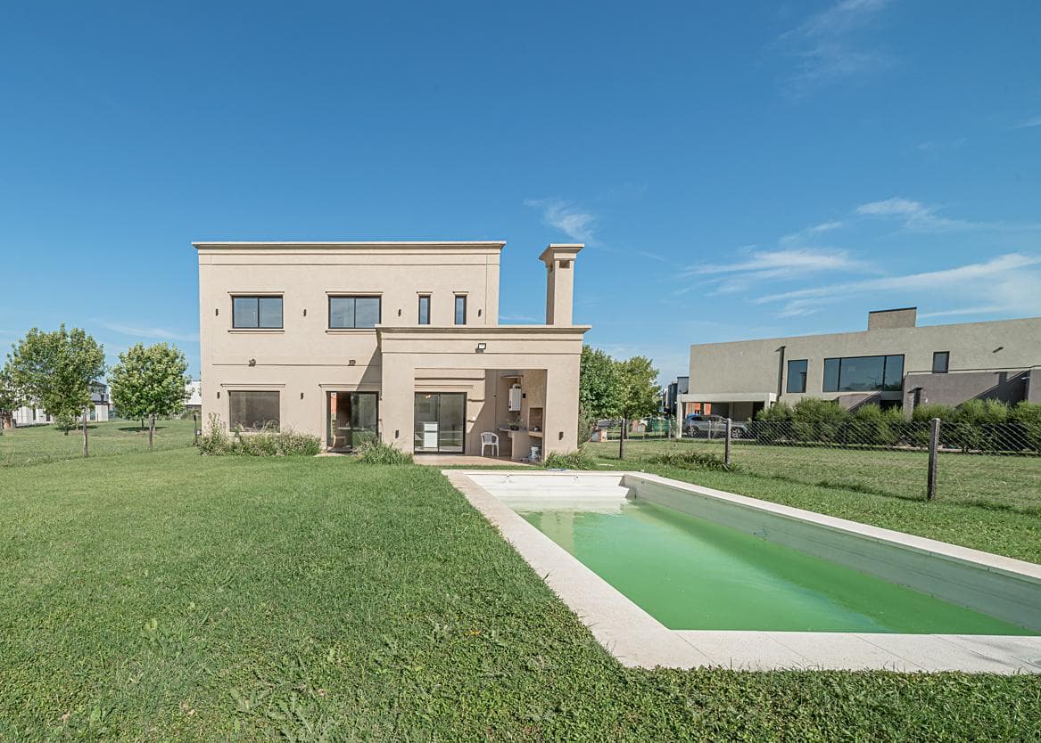 House for Sale in Puertos del Lago - Araucarias Neighborhood