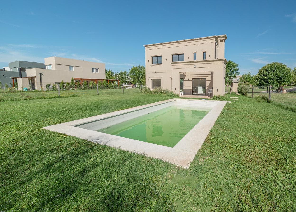 House for Sale in Puertos del Lago - Araucarias Neighborhood