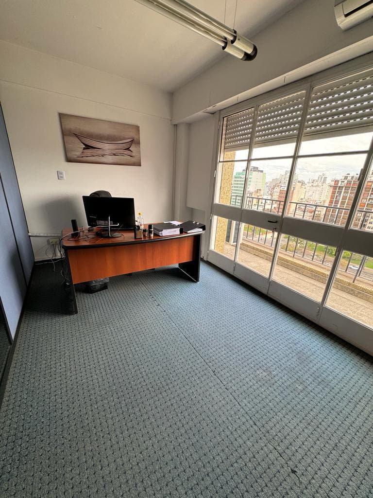 Two-story office for sale on 9 de Julio Avenue with a sweeping panoramic view