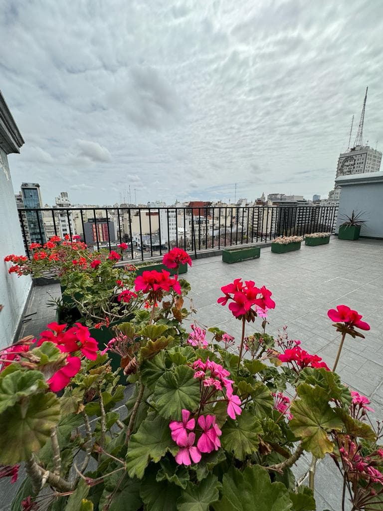 Two-story office for sale on 9 de Julio Avenue with a sweeping panoramic view