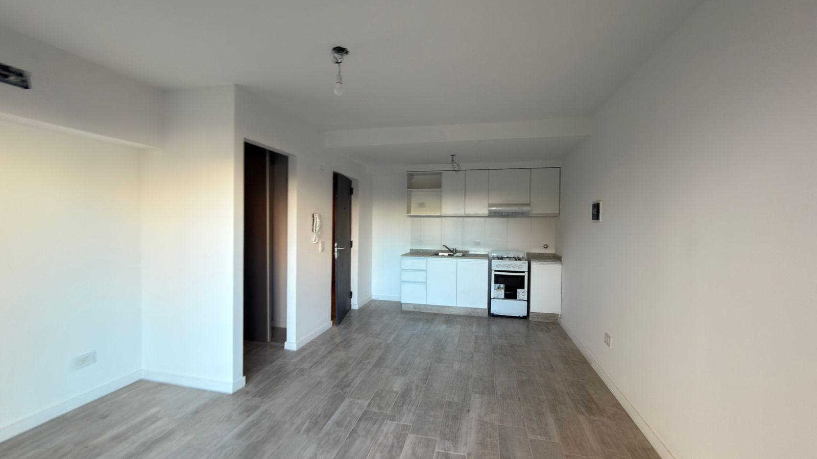 For Sale: One-Bedroom Apartment with Balcony, Brand-New. Abasto