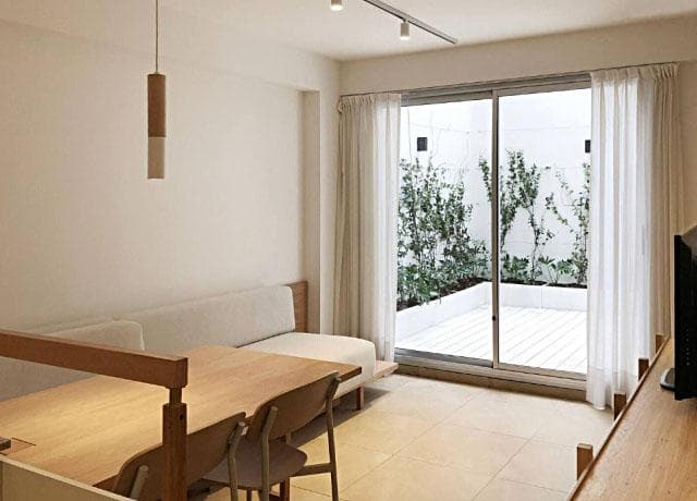 2-Bedroom Apartment for Sale with Courtyard on C/Patio in Palermo Hollywood