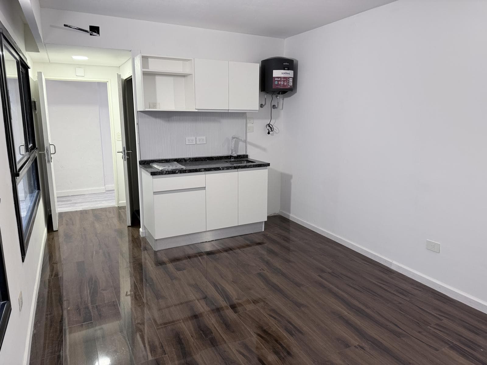 Brand-New Studio Apartment in Monserrat