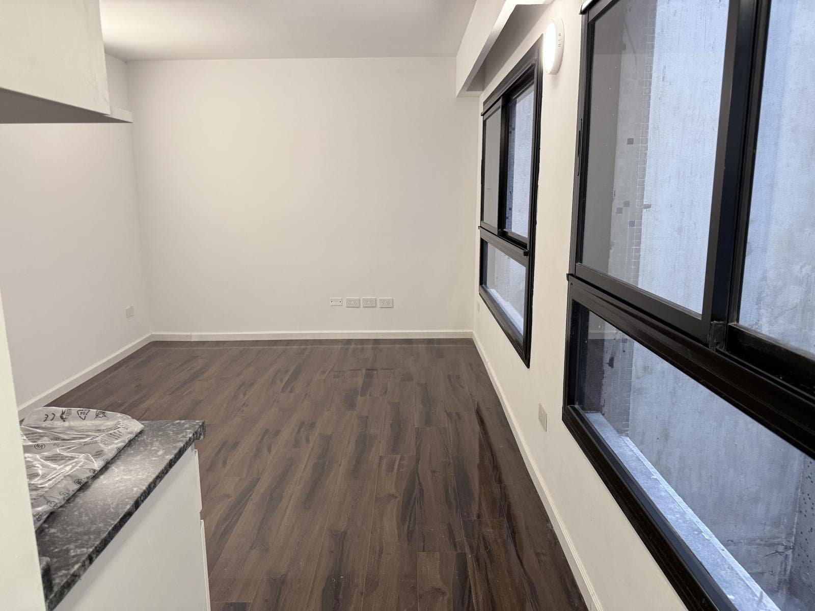 Brand-New Studio Apartment in Monserrat