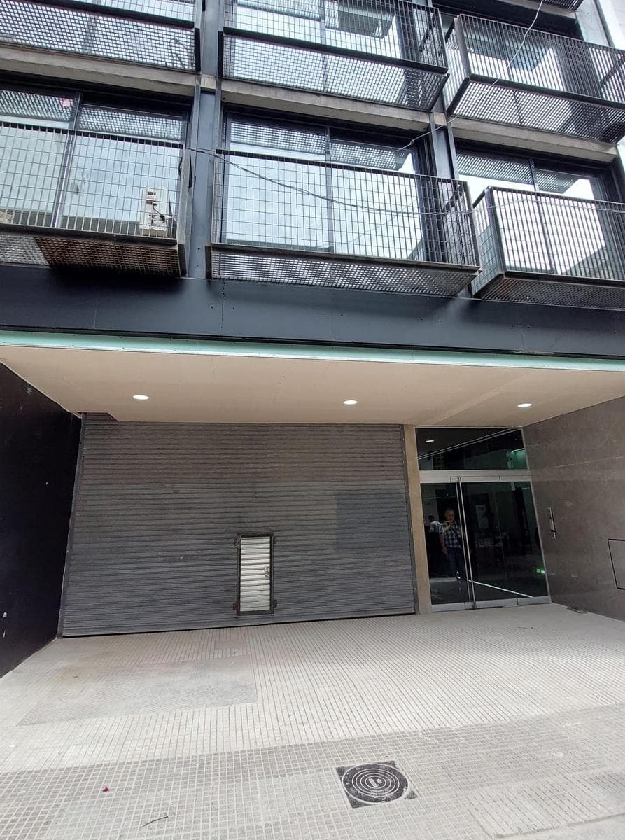 Brand-New Studio Apartment in Monserrat
