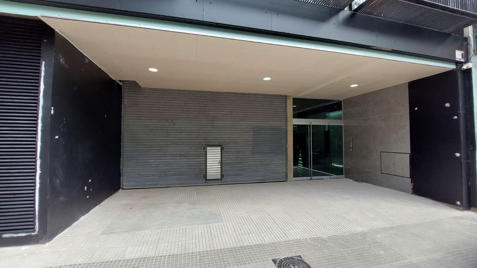 Brand-New Studio Apartment in Monserrat