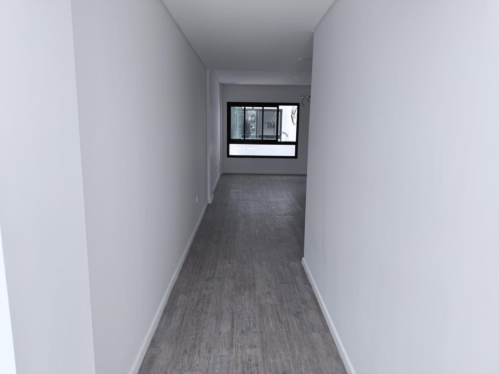 Brand-New Studio Apartment in Monserrat