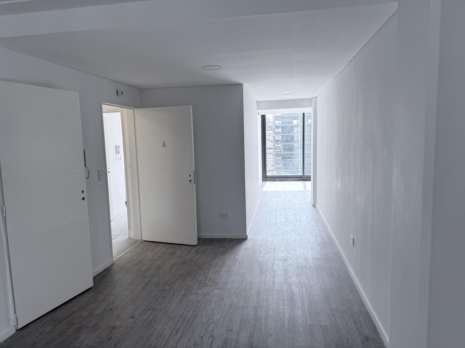 Brand-New Studio Apartment in Monserrat