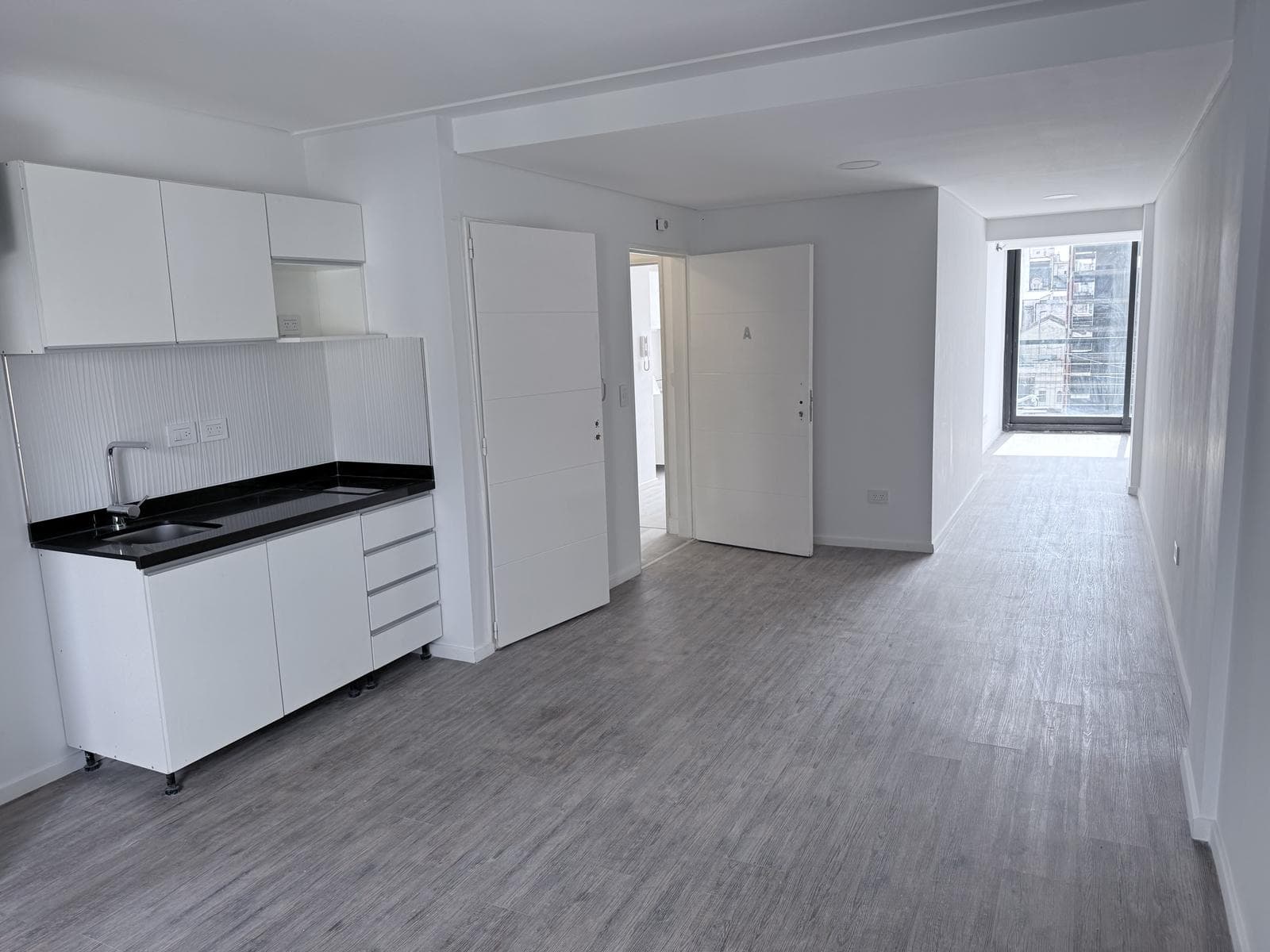 Brand-New Studio Apartment in Monserrat