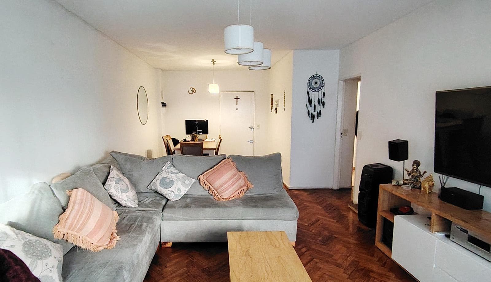 4-Bedroom Apartment for Sale with Balcony and Outbuilding in Barrio Norte