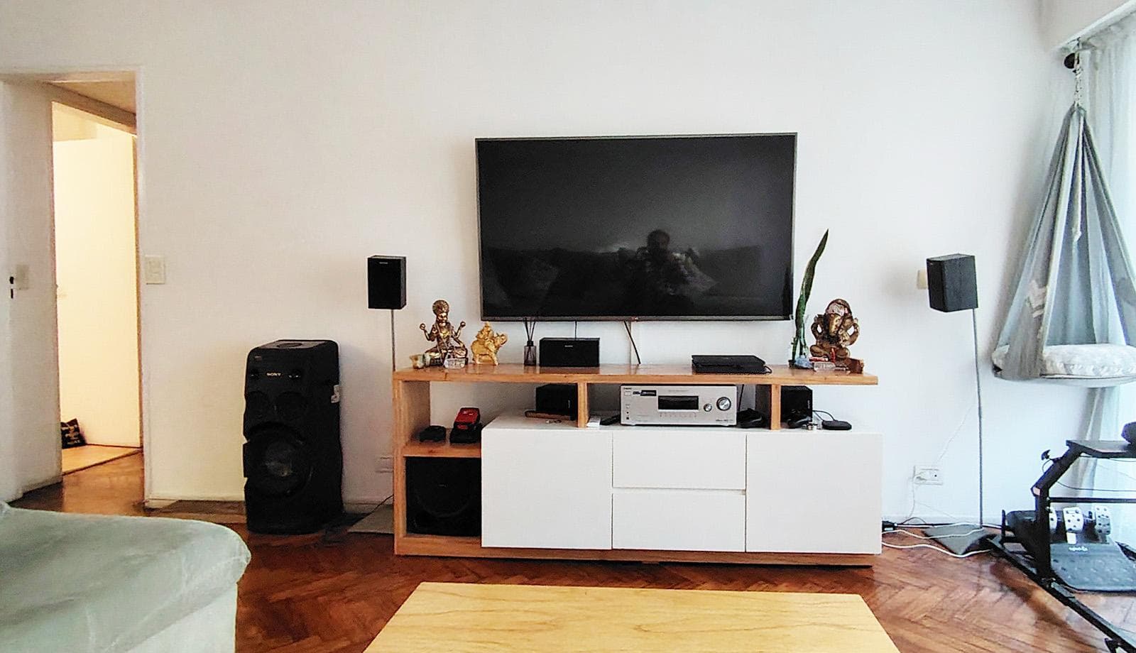4-Bedroom Apartment for Sale with Balcony and Outbuilding in Barrio Norte