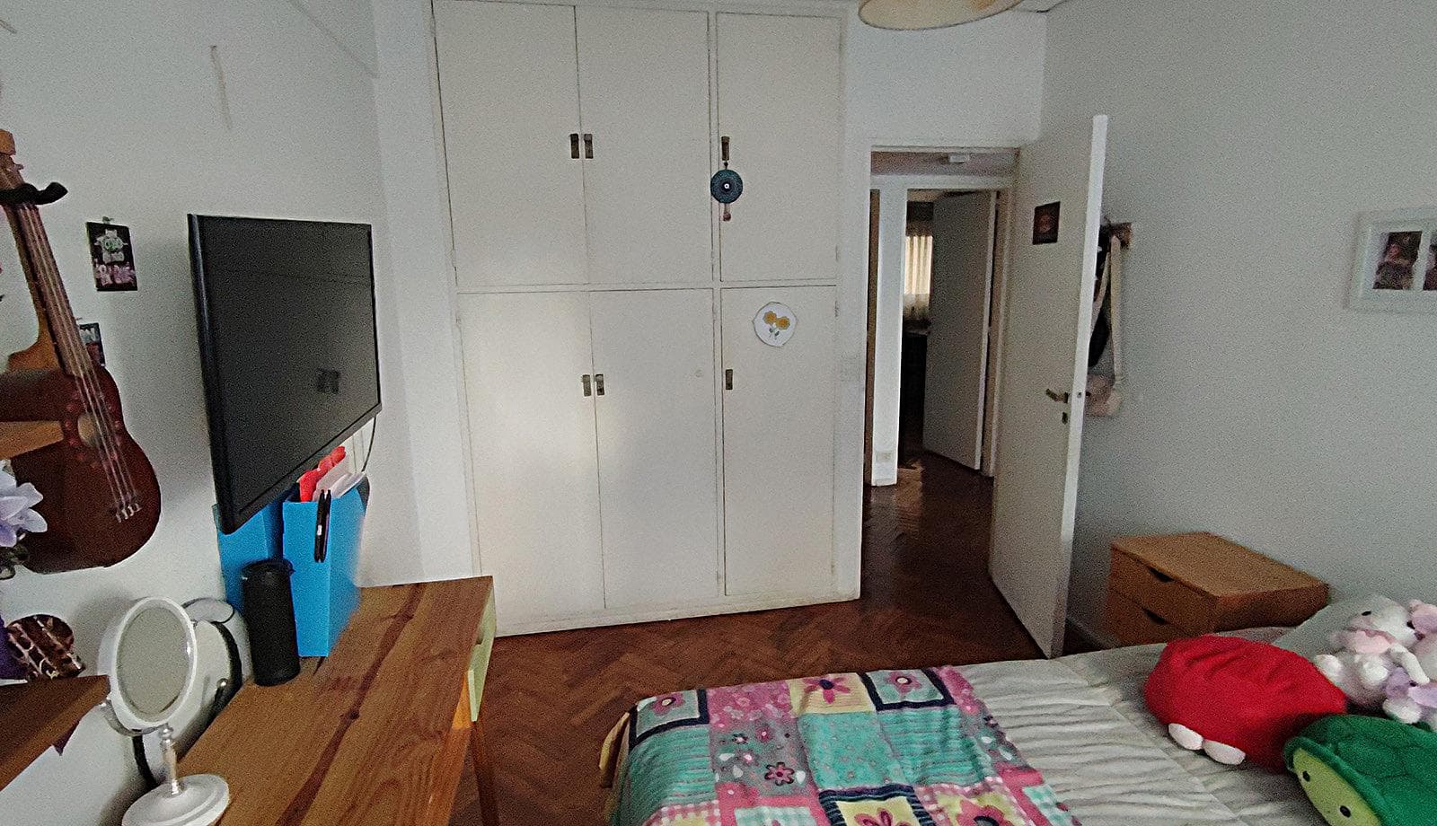 4-Bedroom Apartment for Sale with Balcony and Outbuilding in Barrio Norte