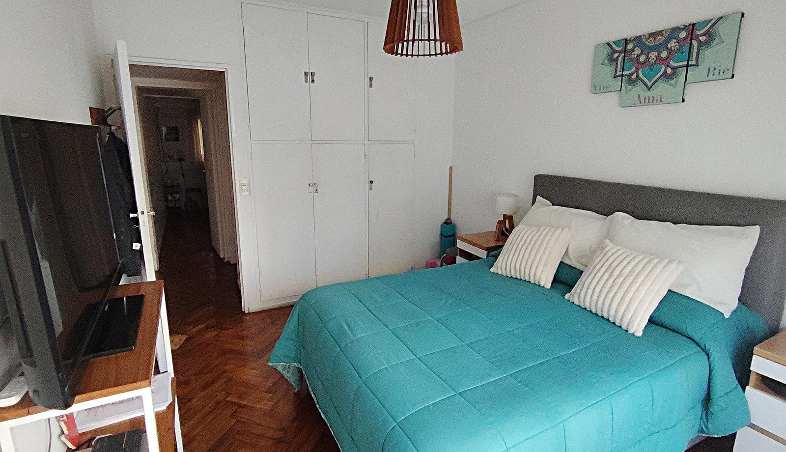 4-Bedroom Apartment for Sale with Balcony and Outbuilding in Barrio Norte