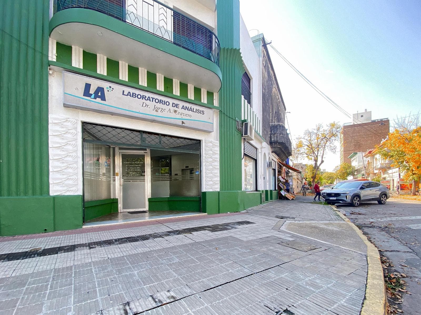 Commercial Space with Apartment for Sale - Alberdi, Rosario.
