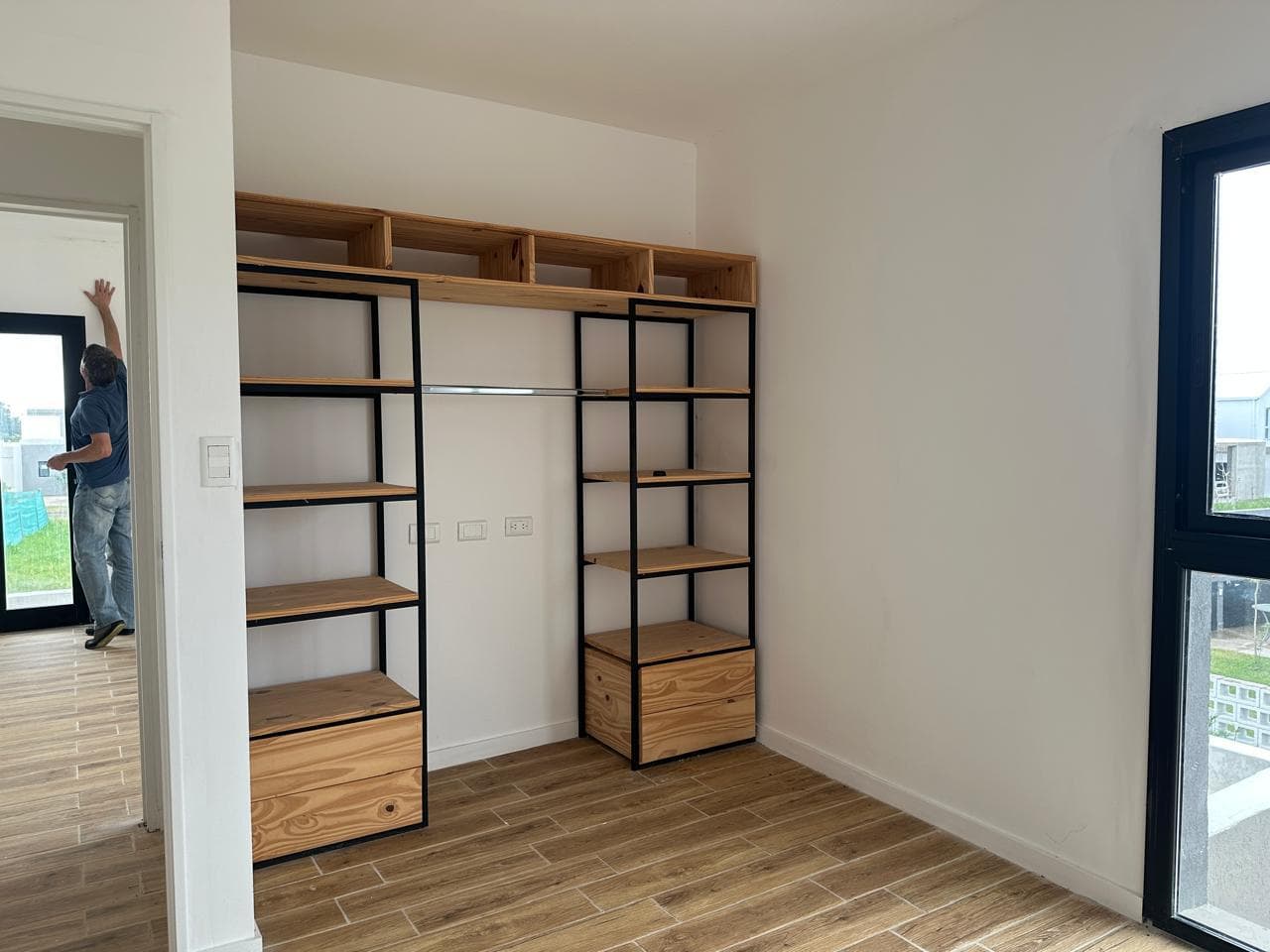 Casa en barrio El Quimilar duplex de 2 dormitorios, parrilla cochera y jardin