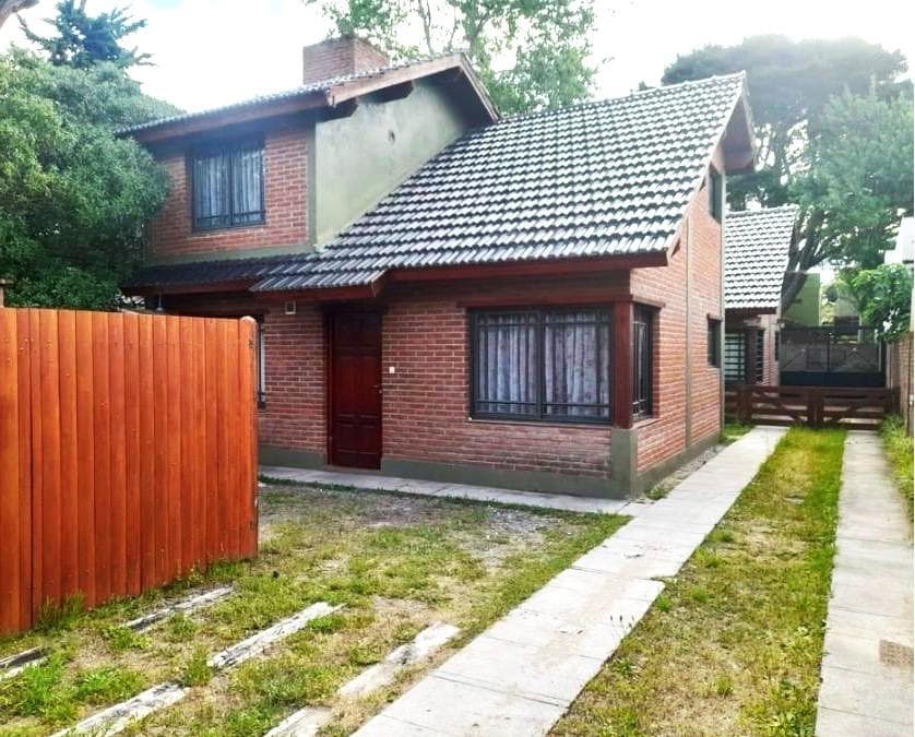 House for Sale - La Lucila Del Mar, in pristine condition!