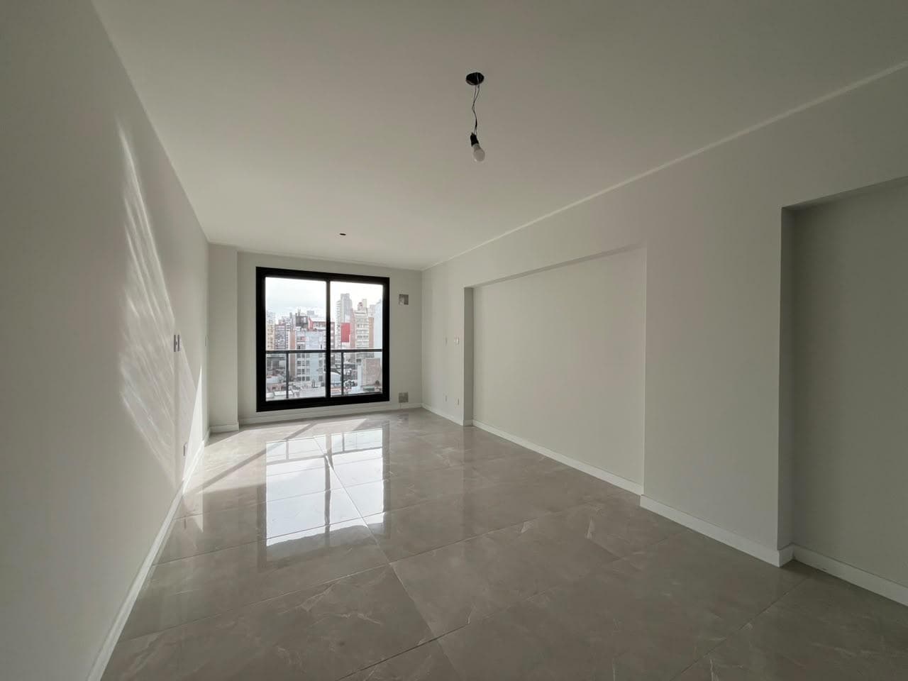 FOR SALE—3-bedroom apartment with a long balcony and amenities. Martin, Rosario,