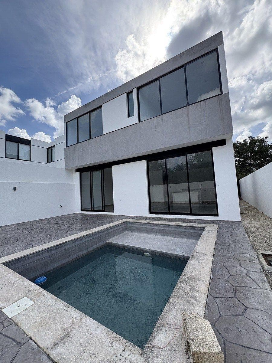 House North of Mérida, in Conkal, on a private street with amenities