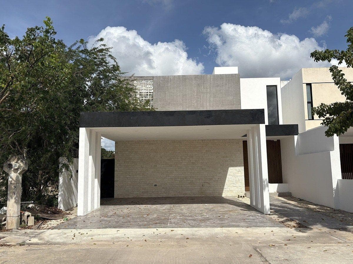 House North of Mérida, in Conkal, on a private street with amenities