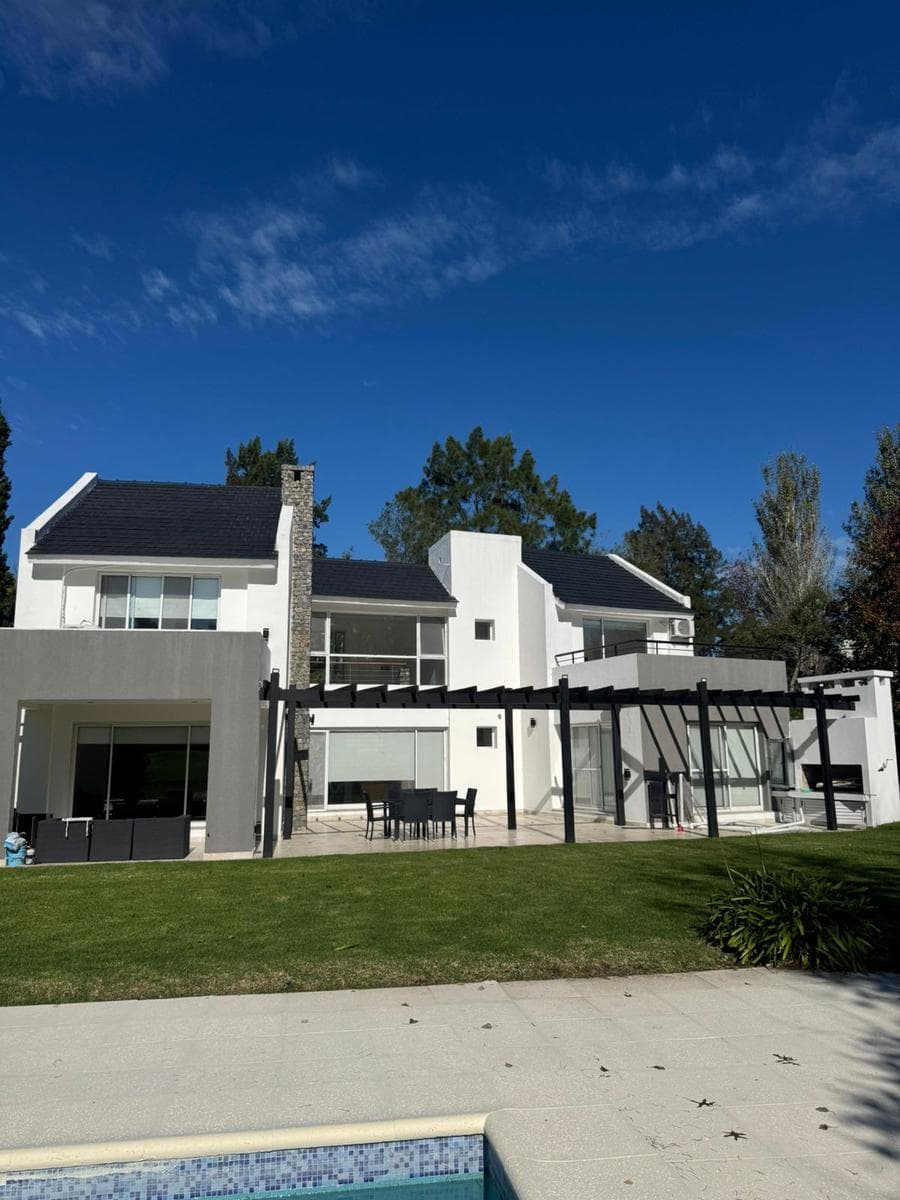 House in ABRIL CLUB DE CAMPO