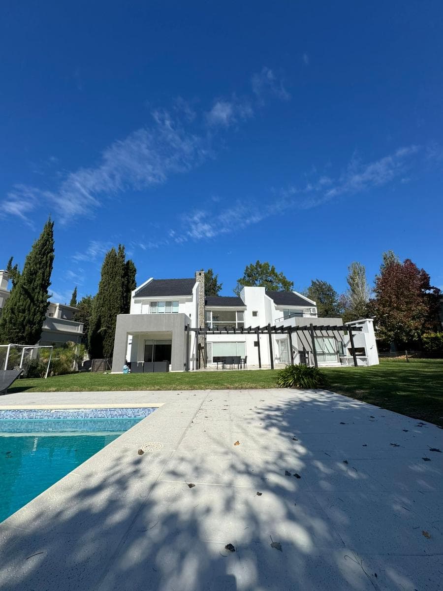 House in ABRIL CLUB DE CAMPO