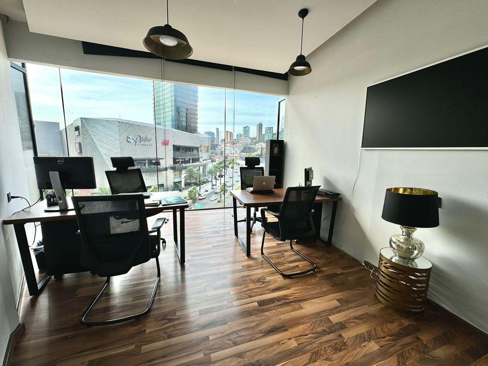 FULLY EQUIPPED AND FURNISHED OFFICE