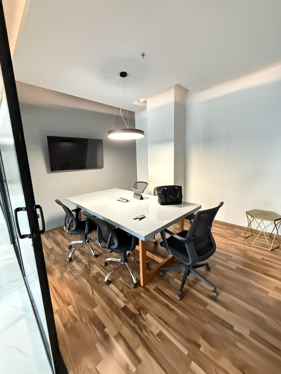 FULLY EQUIPPED AND FURNISHED OFFICE