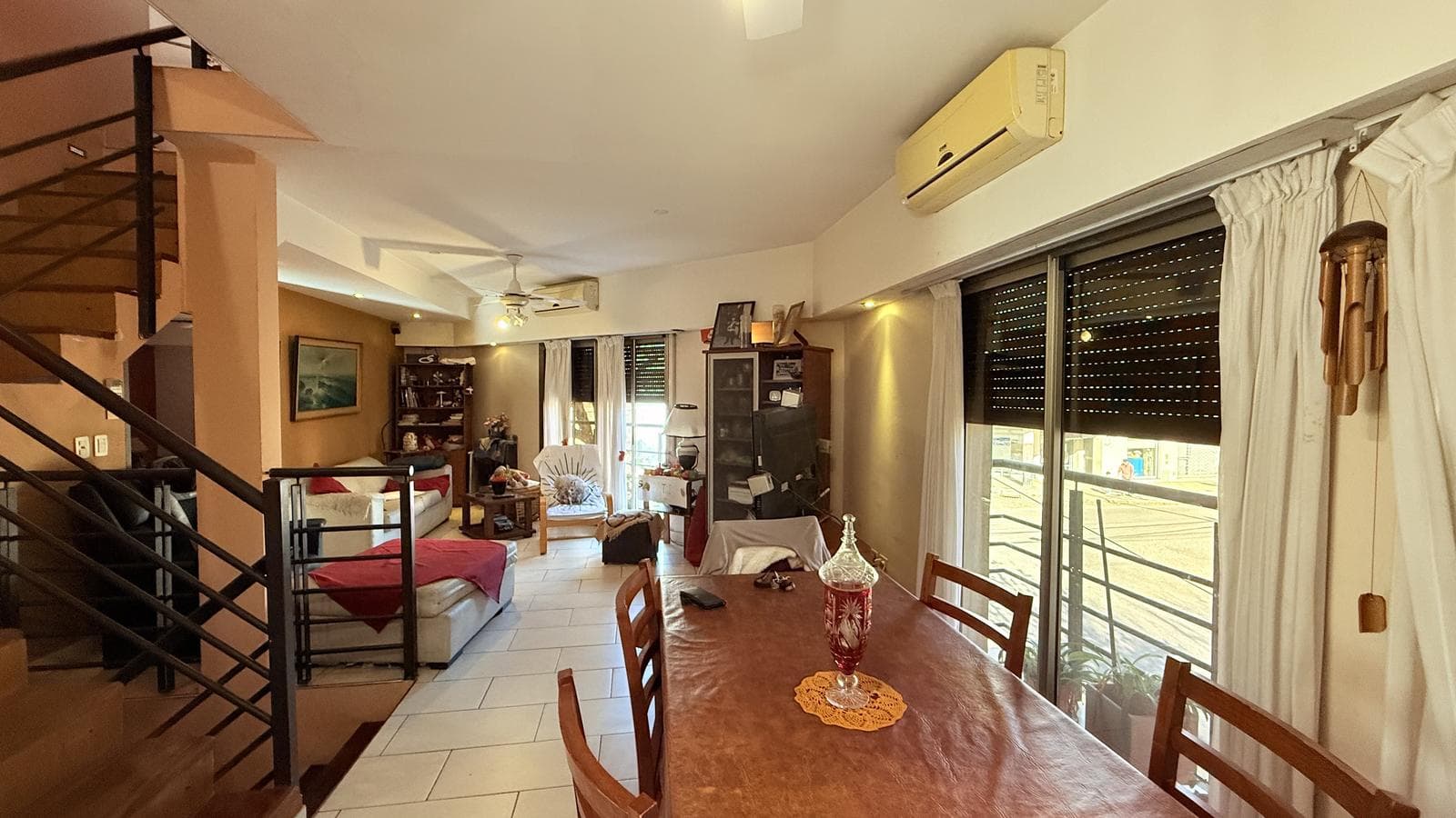 For Sale: 3-Bedroom House with Parking Spaces, Terrace, and Commercial Space. Abasto