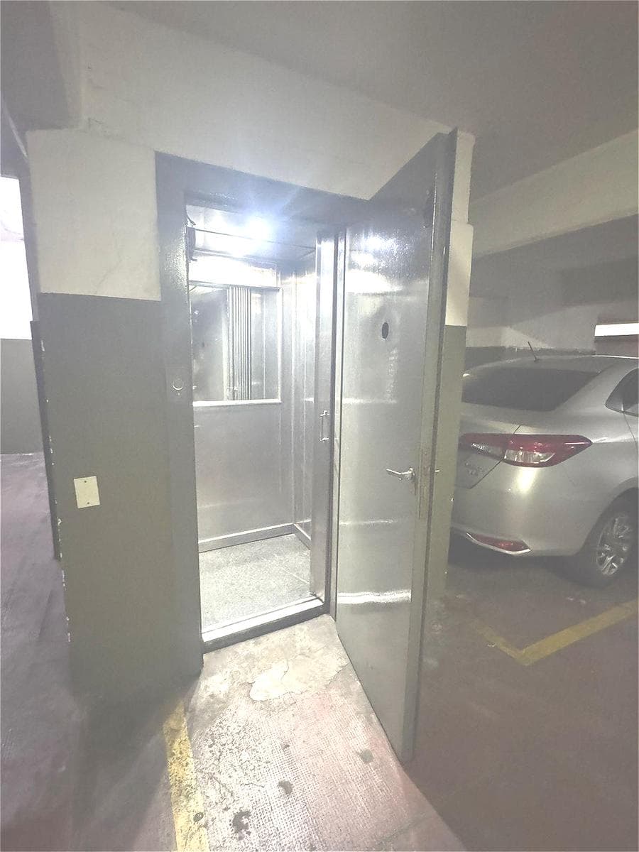 Garage for Sale in Barrio Norte