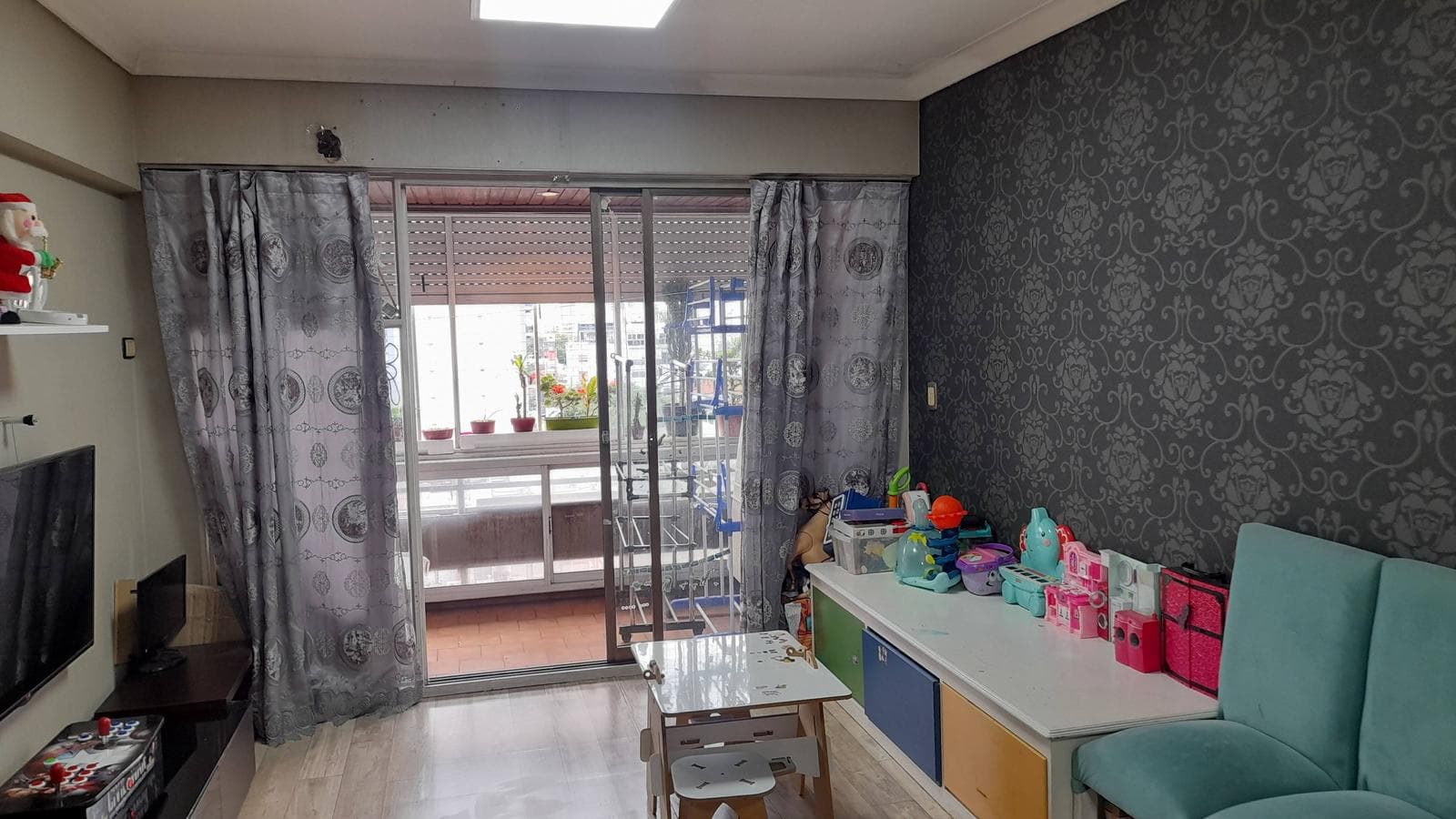 3-room apartment for sale with a balcony and garage in Flores