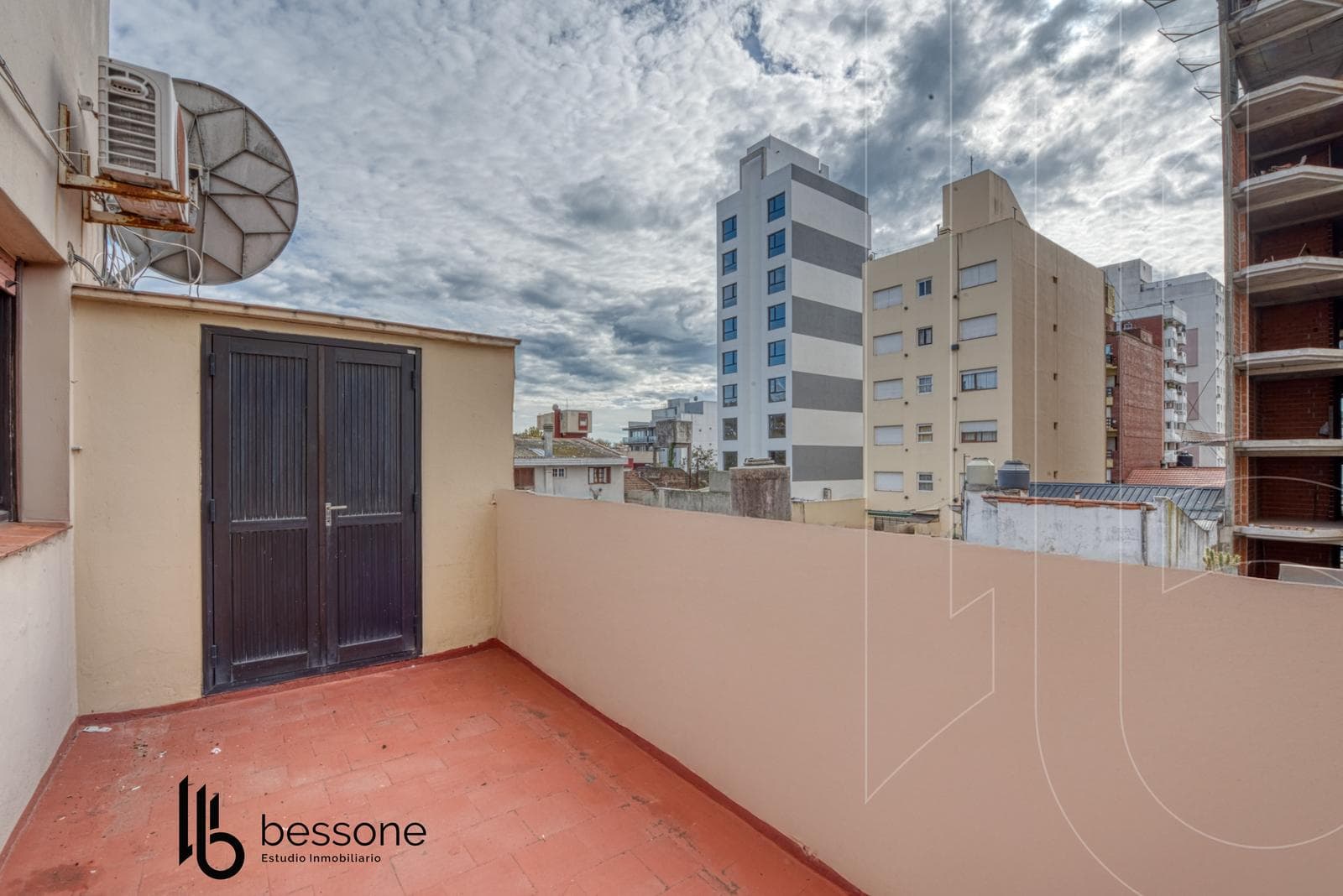 3-Bedroom Apartment for Sale in La Perla with Grill and Terrace—Mortgage Available