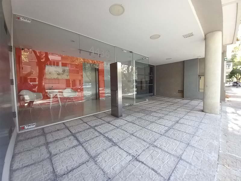 Back-facing studio apartment with a balcony. Villa Devoto