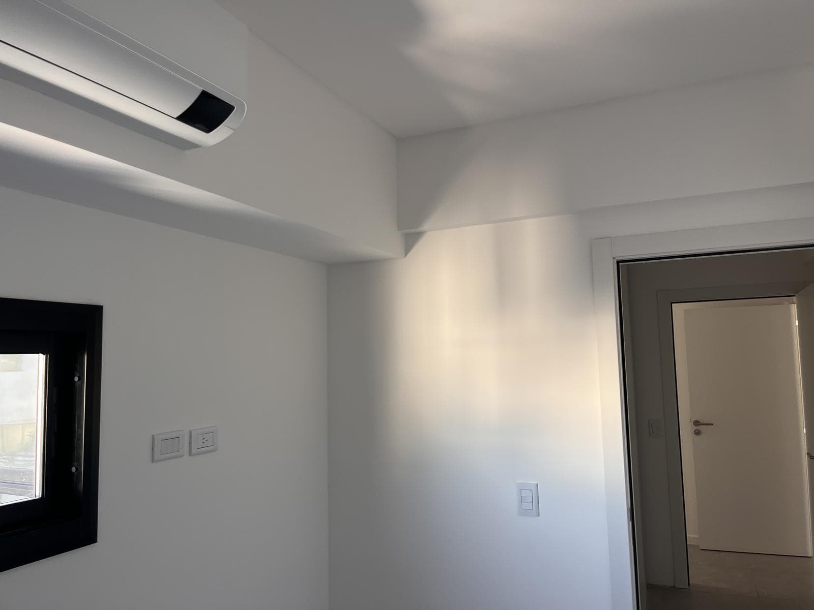 FOR SALE: 4-Room Apartment, 1,300 Laprida, Recoleta, with Balcony and Terrace - Brand-New