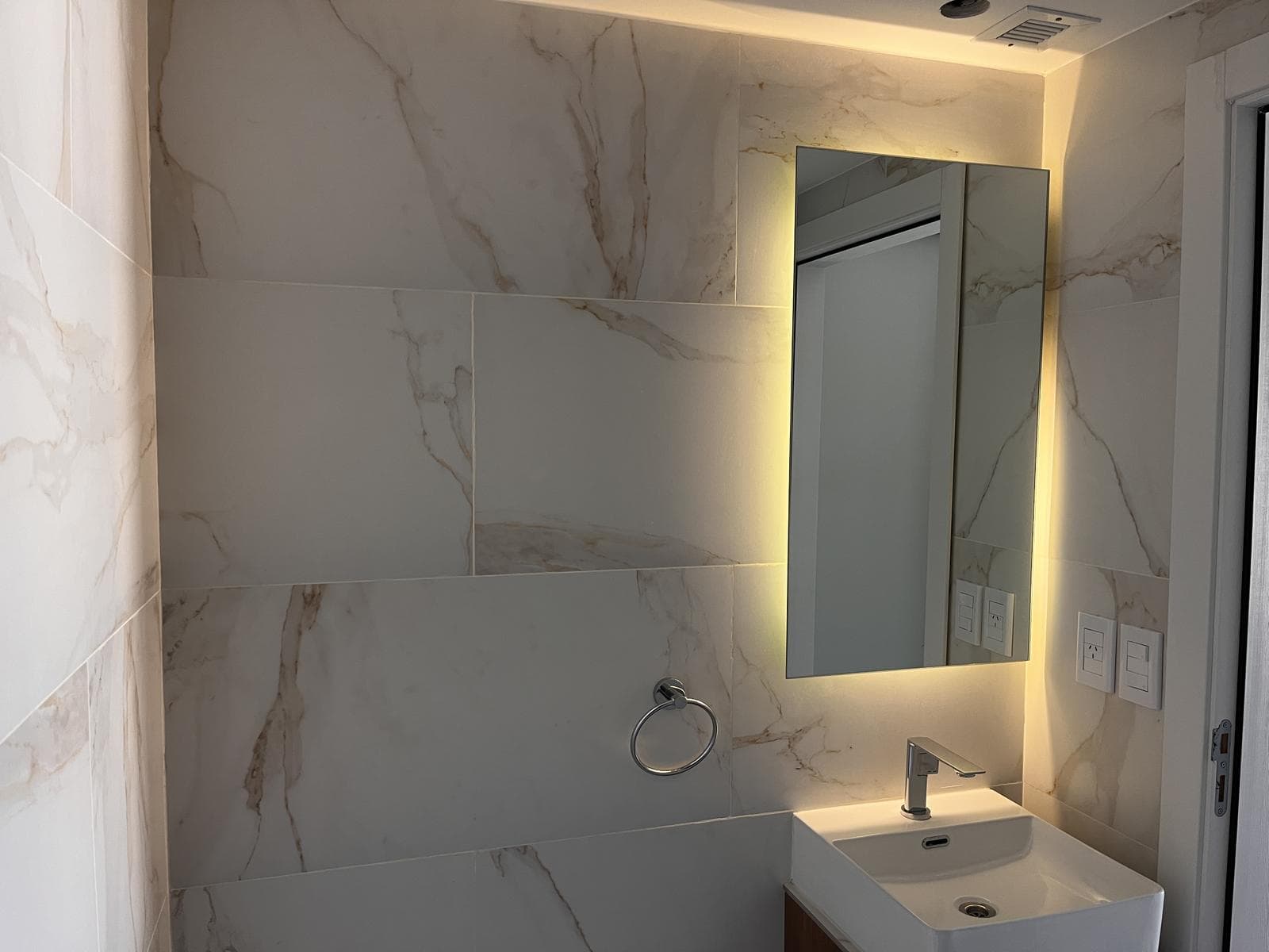 FOR SALE: 4-Room Apartment, 1,300 Laprida, Recoleta, with Balcony and Terrace - Brand-New
