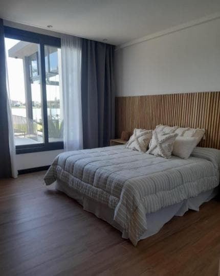 5-Room House for Sale in the Cruz del Sur Neighborhood of San Vicente