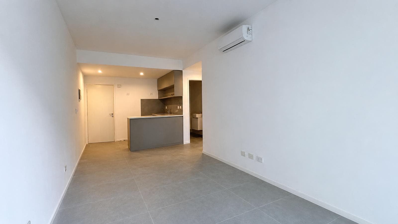 URBAN FOREST 2-ROOM APARTMENT ON THE GROUND FLOOR WITH GARDEN/PATIO